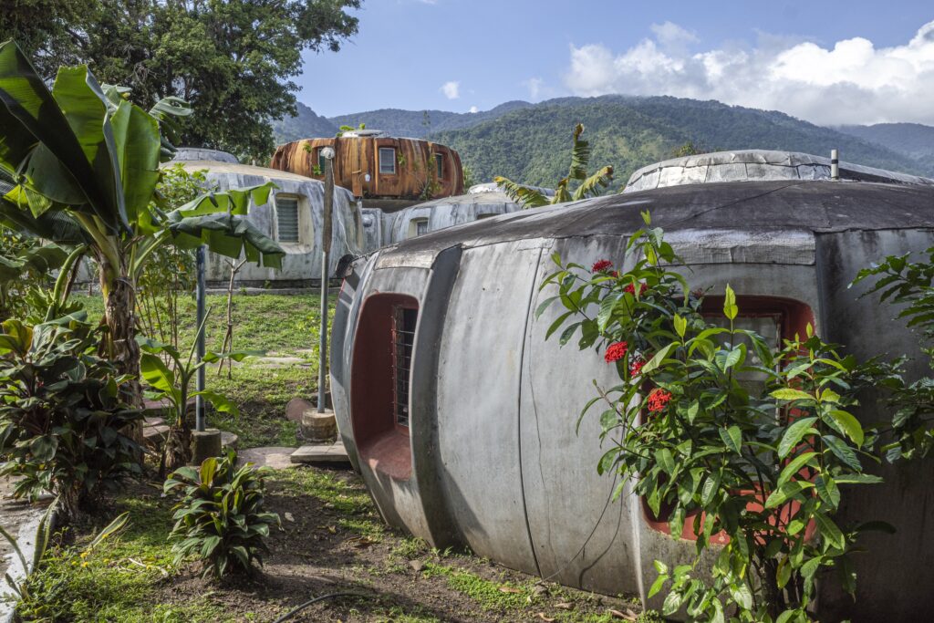 Casa Mara: A 50-Year Retrospective in San Félix Architecture by Jorge Castillo (1970s) | Documented with Dislocal (2023)