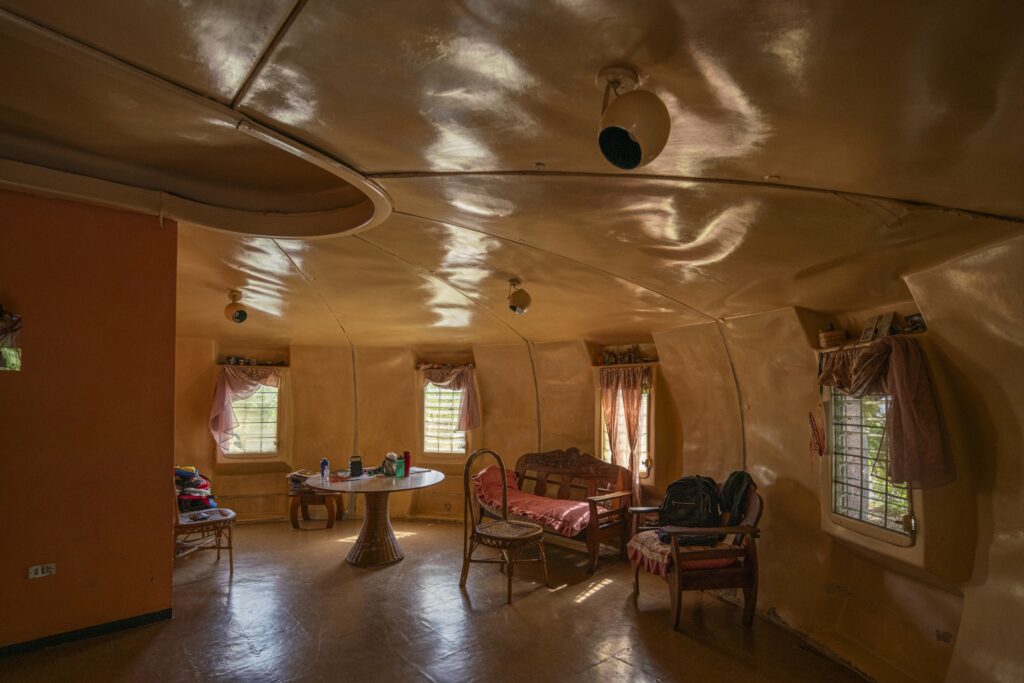 Casa Mara: A 50-Year Retrospective in San Félix Architecture by Jorge Castillo (1970s) | Documented with Dislocal (2023)