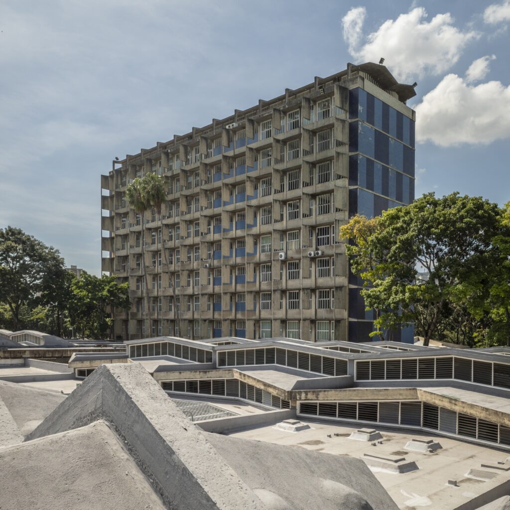 ciudad univesitaria de caracas agosto 2023 // arq. carlos