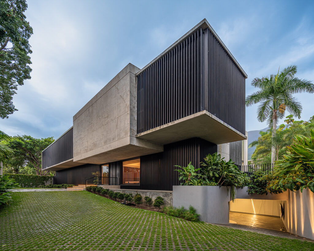 Residential Architecture: Totón Sánchez